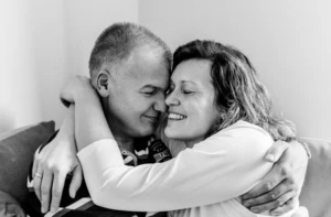 A importância do abraço na vida de casal