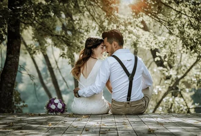 Casamento: O que os especialistas dizem que os casais devem fazer para ter um casamento feliz