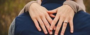 Aliança de namoro: Por que é importante e como escolher a sua?